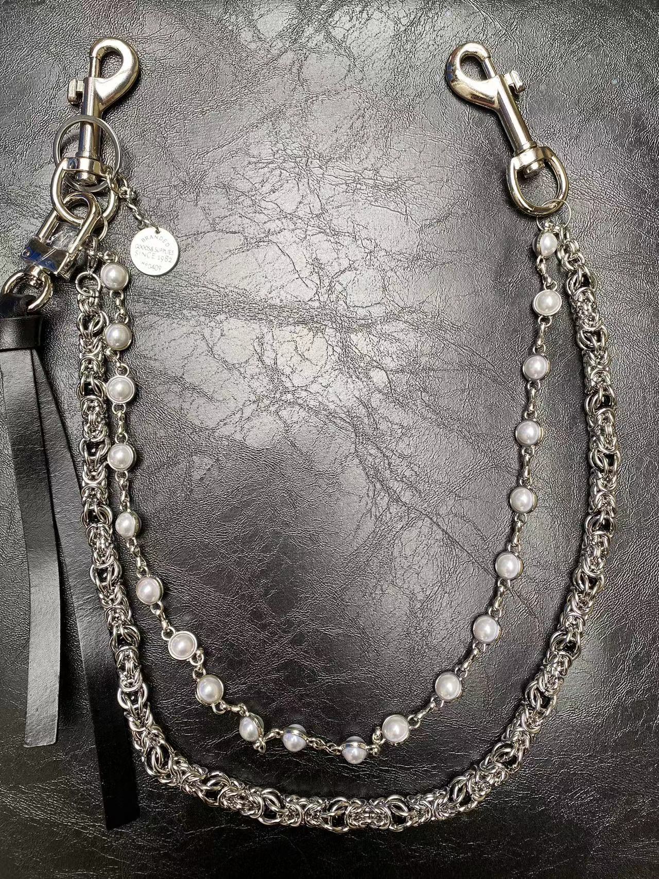 "avant-garde double-layered beaded chain"